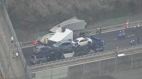 【速報】｢車が大破している｣ 東名阪自動車道で複数台絡む事故 少なくとも2人ケガ 鈴鹿IC付近 三重|TBS NEWS DIG