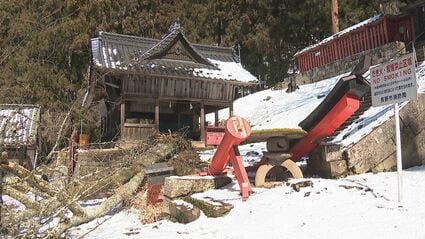 長野市の真田家ゆかりの神社で倒木と鳥居が倒壊…10年前に新築した鳥居