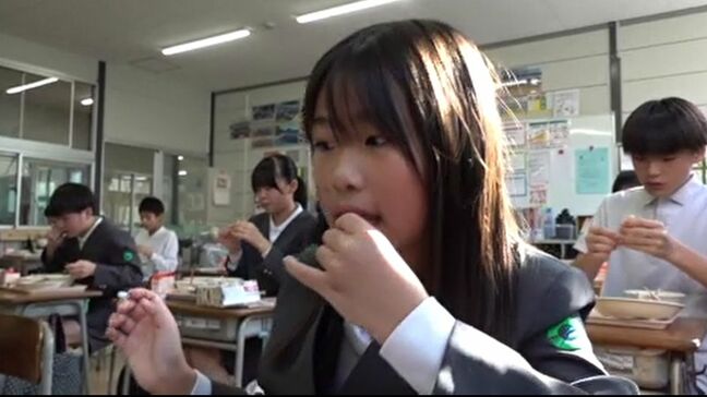 「カニ給食の時は絶対(風邪)ひかない」 子どもたちは不退転の決意で臨む“カニ給食” 2年ぶりに香箱ガニがふるまわれ喜びの声 石川・輪島市|TBS NEWS DIG