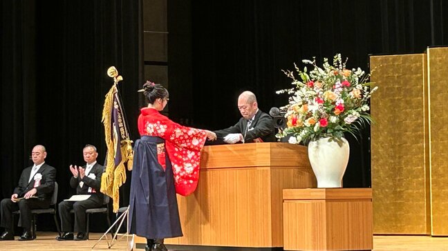 「得た知識を武器に社会へ貢献したい」　専門学校の卒業式　公務員やITの道に進む188人の門出　岩手・盛岡|TBS NEWS DIG