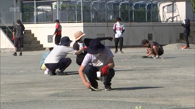 台風１０号の被害受けた宮崎市の小学校　運動会に向けて運動場に飛び散ったガラスの撤去作業|TBS NEWS DIG