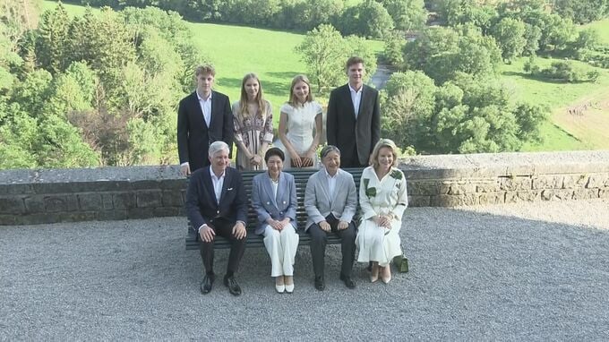 天皇皇后両陛下　ベルギーの離宮シエルニョン城で国王一家と8ショット　国王夫妻やエリザベート王女らと笑顔で|TBS NEWS DIG