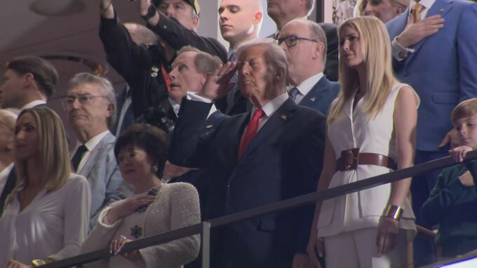 「スーパーボウル」観戦のトランプ大統領　ブーイング浴びたテイラー・スウィフトさんを揶揄|TBS NEWS DIG
