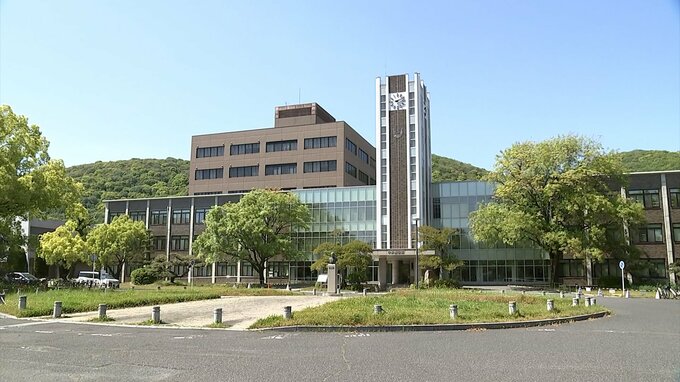 岡山大学教授 文学部長を現行犯逮捕　盗撮疑い…スカート内にカメラ機能付き携帯電話機を差し入れ撮影か |TBS NEWS DIG