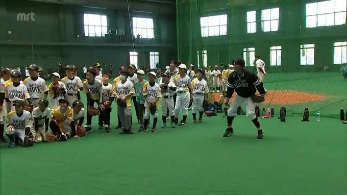 福岡ソフトバンクホークスの選手が小学生対象に野球教室　|　MRTニュース ｜ ＭＲＴ宮崎放送