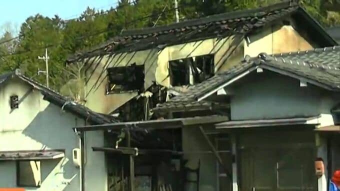 勝央町で住宅1棟全焼　焼け跡から2人の遺体　連絡取れないこの家の住人か【岡山】|TBS NEWS DIG