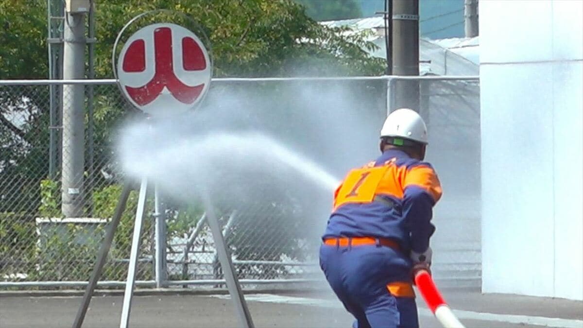 消防団が消火技術を競う 火に見立てた的に放水 タイムや正確性を競う 山梨 | 山梨のニュース | ＵＴＹテレビ山梨のサムネイル