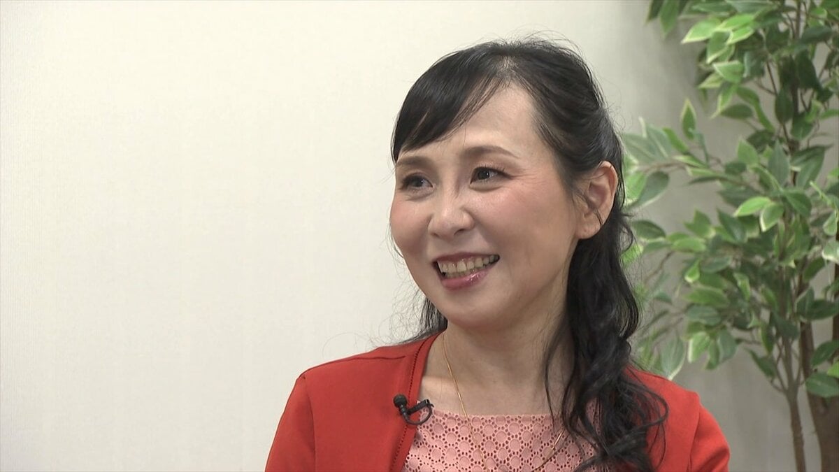 「色々あるのが普通」　遺伝性の目の病いクリスタリン網膜症と闘うボイストレーナー　郷ひろみさんにMinnie P．として「君じゃなくちゃ」楽曲提供も