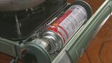 ガスボンベの穴開け中に爆発 換気扇の下で作業していたが近くに石油ストーブ メーカーは屋外で行うよう呼びかけ 処分方法は自治体で分かれる | 福岡のニュース|RKB NEWS|RKB毎日放送