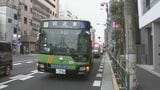 【速報】新築マンション建設現場で地上からクレーンで上げようとしていた鉄骨が走行中の都営バスにぶつかる 乗客3人けが 東京・江東区 警視庁|TBS NEWS DIG