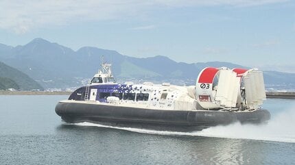 ホーバークラフトが就航1周年 記念のイベントで陸上浮上体験 | 大分の