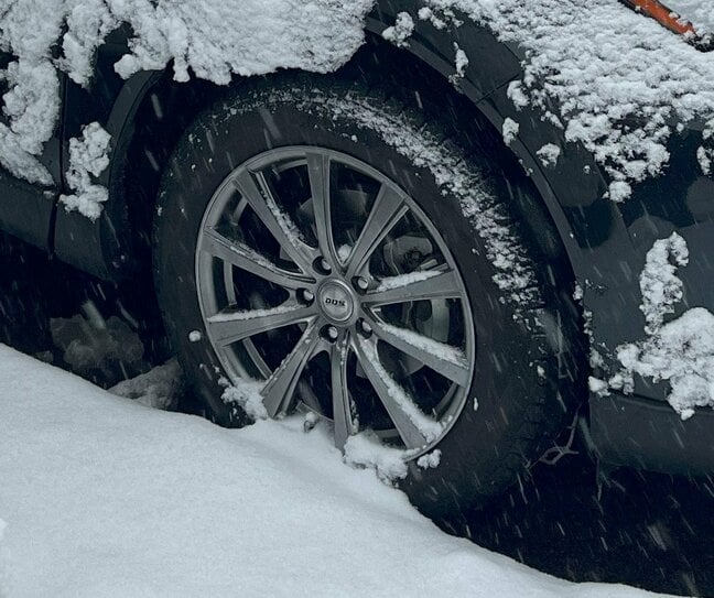 「ブラックアイスバーン」に注意が必要 積雪・凍結路面で"ノーマルタイヤ”は「罰則」も… 専門家に聞いてみた 宮城|TBS NEWS DIG