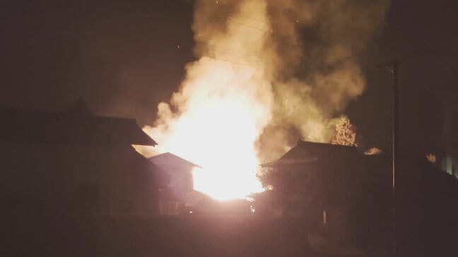 「1階部分が燃えています」住宅全焼、南側の住宅にも延焼し全焼　火元の焼け跡から1人の遺体　福島・会津若松市|TBS NEWS DIG