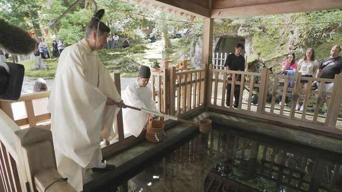金沢百万石まつりが開幕 金沢の地名由来の金城霊沢から「お水とり」の儀式　|　石川県のニュース｜MRO北陸放送