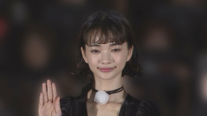 見上愛さん「取れました…！！」運転免許証取得で顔写真公開「青い服を着ていくな！」とアドバイス|TBS NEWS DIG