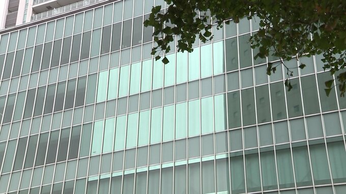 横浜市の商業施設でスカートの中を盗撮か　海上自衛隊の自衛官の男（51）を逮捕　神奈川県警|TBS NEWS DIG
