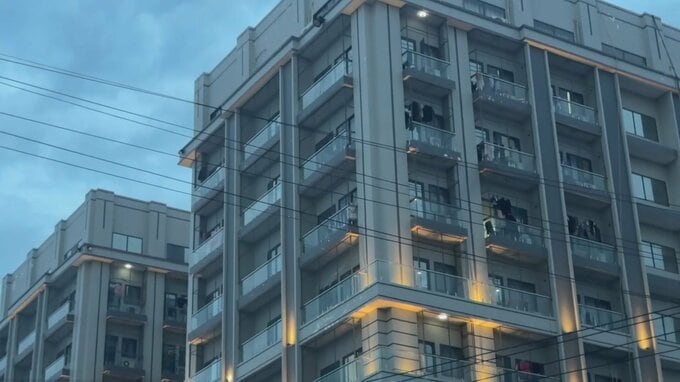 カンボジア政府“日本人の男女13人含む外国人ら計658人拘束”　南東部バべットの特殊詐欺拠点2か所摘発|TBS NEWS DIG