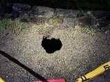 【速報】遊歩道が突然「陥没」 犬の散歩をしていた40代男性が転倒し軽傷 深さ約1.5m… 神戸・長田区の公園 過去に映画のロケ地としても使用された公園|TBS NEWS DIG