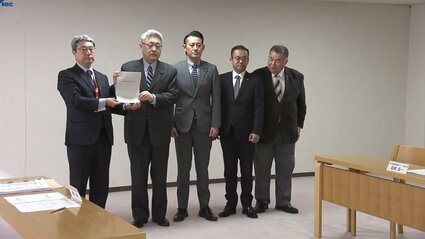 岩手県議で構成する団体が岩手県競馬組合へ老朽化した施設の整備や、諸