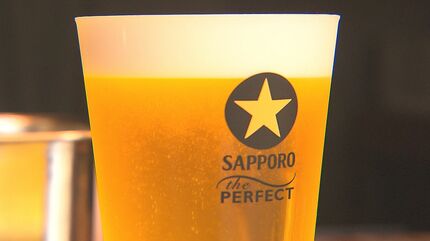 期間限定の黒ラベル生ビールイベント CM「大人エレベーター」の雰囲気