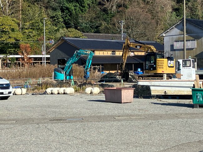 「車両が水面に落ちているのが見える」軽トラック…海中に転落 車内に68歳男性と犬 重機で引き上げるも搬送先で死亡確認 富山・氷見市|TBS NEWS DIG