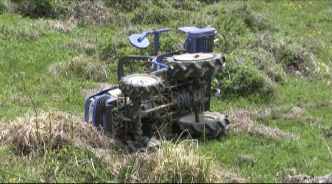 畑で男性が倒れている…近くではトラクターが畑ののり面から転落…長野市で82歳男性死亡…警察が詳しい状況調べる|TBS NEWS DIG