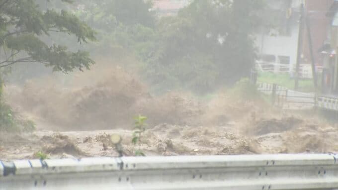 大雨・土砂流出で全面通行止め相次ぐ　露天風呂も崩壊　鳥取県に大雨特別警報発令　|　BSSニュース | BSS山陰放送