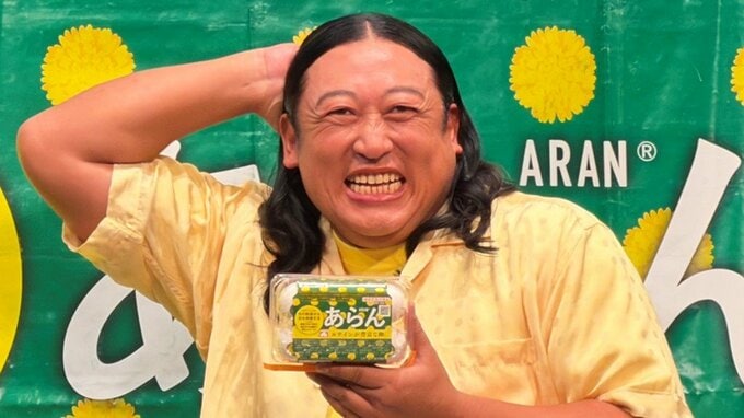 【感動の再会から一転】ロバート秋山〝そんじょそこらの額じゃない〟高額ＣＭ出演料に にんまり〝僕に恩返ししたい人はいませんか〟大声で呼びかけも|TBS NEWS DIG