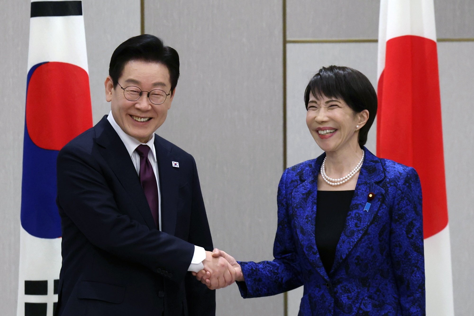 日韓首脳、経済安保協力の議論進めることで一致－日中対立深まる中
