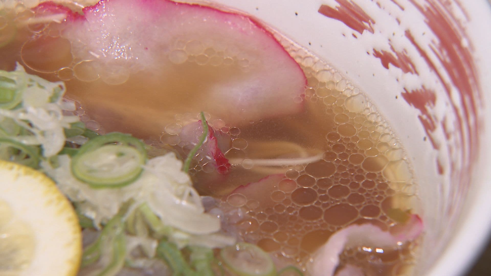 新商品 クジラの骨からとったスープ「長州鯨骨らぁめん」 知事も太鼓判