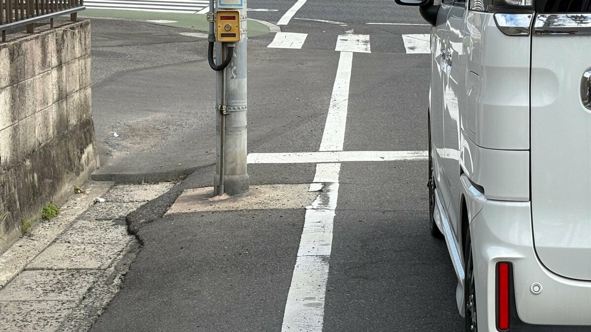 押しボタン式信号機の交差点での右左折「車が多くてなかなか曲がれない
