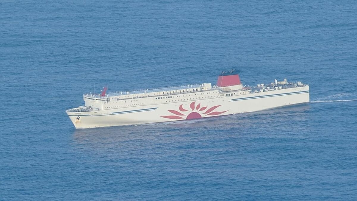 速報】「商船三井さんふらわあ」の運航フェリー4隻が入港できず 900人