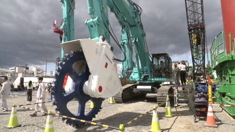 駅前通りの広場に解体で活躍する重機ずらり「Kaitai−1グランプリ 