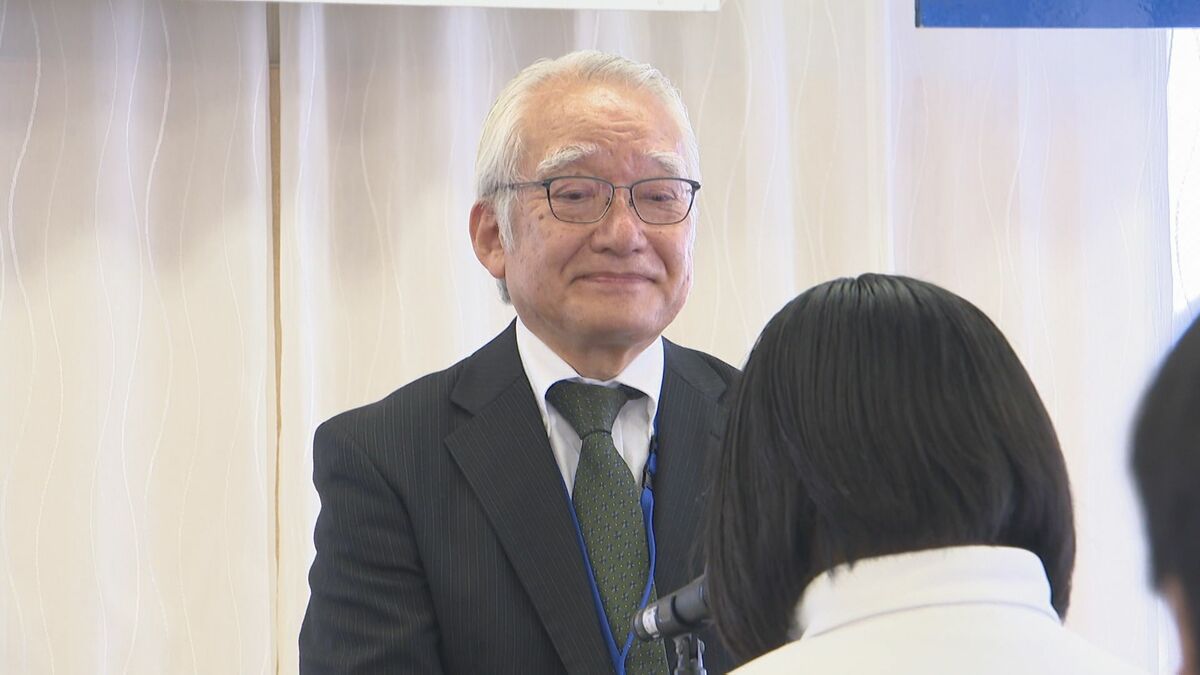 10月10日は「目の愛護デー」　中学生にメガネをプレゼント