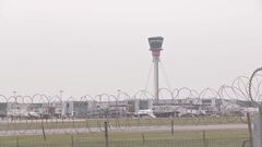 イギリス・ヒースロー空港閉鎖　変電所火災で復旧めど立たず、「帰る予定が…」利用客困惑　日本でも1200人に影響| TBS CROSS DIG with Bloomberg