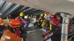 インドネシアの学校でモスク倒壊　犠牲者は計5人に…今も80人超が下敷きか 発生後72時間迫るなか懸命の救助活動| TBS CROSS DIG with Bloomberg