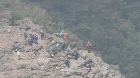 韓国岳で滑落か　ペルセウス座流星群の観測ツアー参加者の男性(70代)を捜索　火口内に倒れている人を発見|TBS NEWS DIG