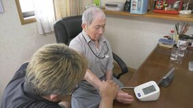 進路指導で「介護職員じゃなくて看護師になれ」　“低収入・排泄の世話ばかり”という先入観も…　5人に1人が75歳以上「2025年問題」迫る　「今変えないと間に合わない」介護業界の現状とは？|TBS NEWS DIG