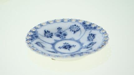 ロイヤル コペンハーゲンなど北欧の陶磁器集めた展覧会 生活用品に芸術