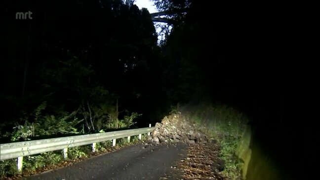 熊本県で最大震度7 高千穂町の県道で高さおよそ3メートルの落石|TBS NEWS DIG