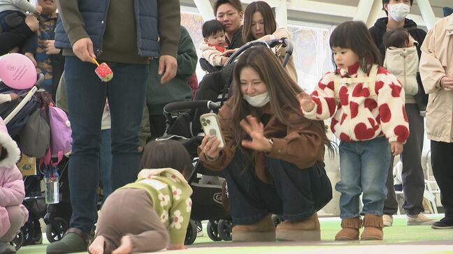 カタカタレースやハイハイレースで大盛り上がり！子育て中のファミリーを応援 「ママまつり」長野|TBS NEWS DIG