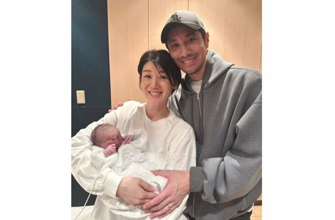 元バレーボール女子日本代表・栗原恵さん　産まれたばかりの赤ちゃん＆夫と　家族ショットで笑顔|TBS NEWS DIG