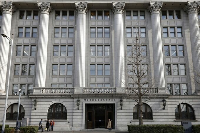 明治安田が25年度に平均５％賃上げ、入社５年内の内勤職は８％超に