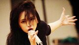 【 浜崎あゆみ 】 「集合写真の全員で一致団結し、渾身の命懸けの、傷だらけだけど眩しいほどの【エンタメ】をお届けしに行きます」 スタッフとの集合写真をアップ|TBS NEWS DIG