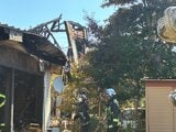【火事続報】未明の住宅地(富山市上二杉)で建物火災、警察と消防が実況見分…隣家にも延焼したか | 富山のニュース|天気・防災|チューリップテレビ