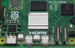 ブロードコム、インテルの半導体設計部門買収の可能性を検討－ＷＳＪ| TBS CROSS DIG with Bloomberg