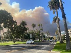 ロサンゼルス、高級住宅街襲った山火事で３万人に避難命令－暴風続く| TBS CROSS DIG with Bloomberg