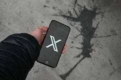 マスク氏、Ｘは「大規模なサイバー攻撃」受けた－断続的障害で| TBS CROSS DIG with Bloomberg