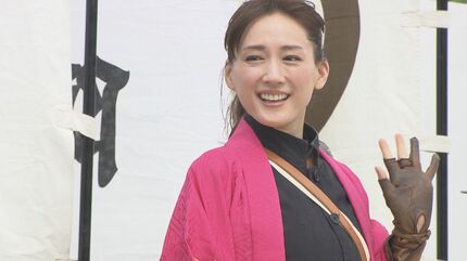 会津まつり2日目 会津藩公行列に今年も綾瀬はるかさん参加 福島 | TBS