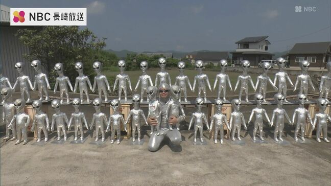 ウジャウジャ宇宙人100体　葬儀社納棺師が作った理由　「宇宙好きじゃない」でも制服はNASA|TBS NEWS DIG